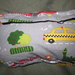 bavoir a élastique -brodé et apli - Mikio - dan ssa pochette de rengement