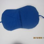 pochette demie cercle bleu - fermé par un ruban - ouverte