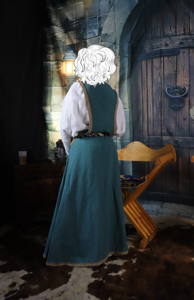 (L) [éco-luxe] - robe médiévale noble verte ‘Mellie’ (vue de dos)